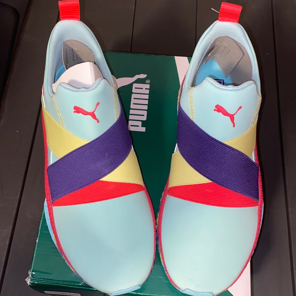 Pumas Junior size US 7C NWT